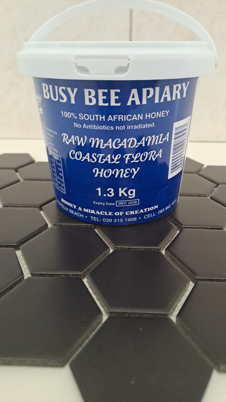 1.3kg Tubs of Macadamia Coastal Flora Honey